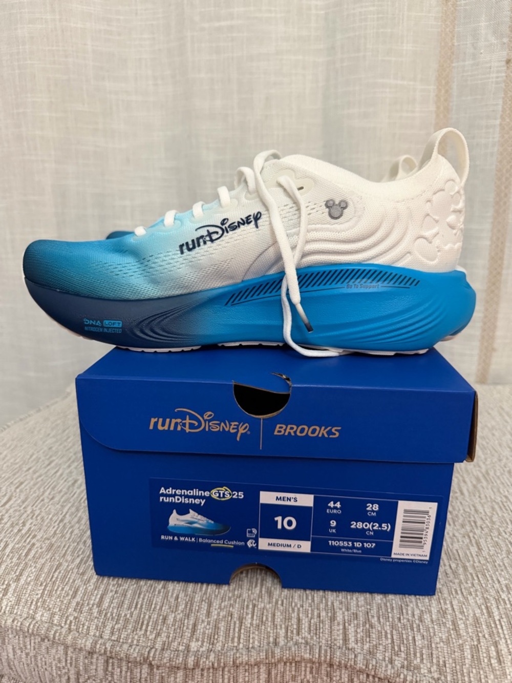 NWT Men's Brooks RunDisney Adrenaline GTS25 Blue and White Mickey Sneakers
